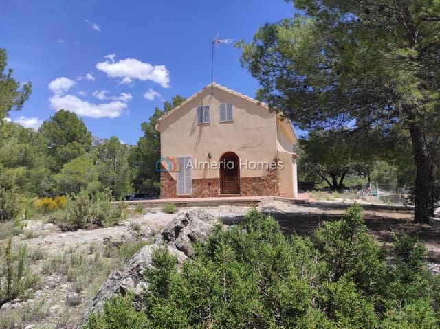 3 soverom Finca/Herregård til salgs i Huescar med svømmebasseng - € 105 000 (Ref: 9948814)
