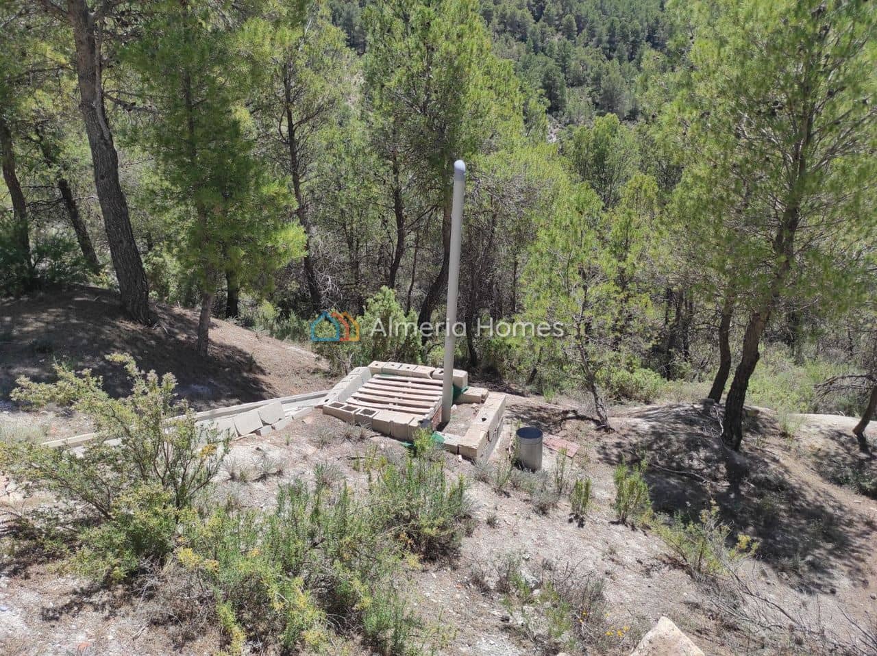 3 soveværelse Finca/Landehus til salg i Huescar med swimmingpool - € 105.000 (Ref: 9948814)