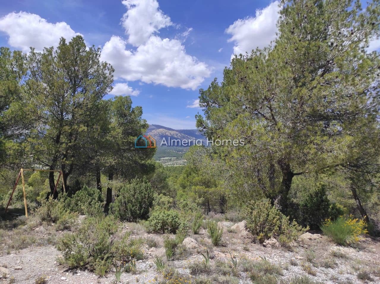 3 soveværelse Finca/Landehus til salg i Huescar med swimmingpool - € 105.000 (Ref: 9948814)