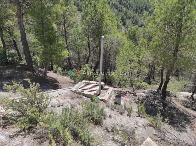 3 soverom Finca/Herregård til salgs i Huescar med svømmebasseng - € 105 000 (Ref: 9948814)