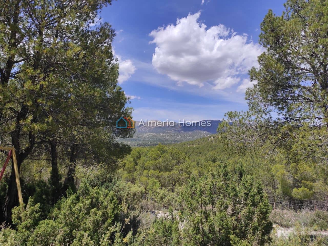 3 soveværelse Finca/Landehus til salg i Huescar med swimmingpool - € 105.000 (Ref: 9948814)
