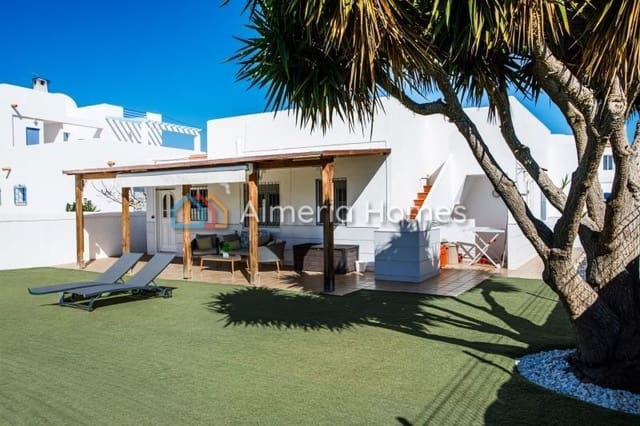 Chalet de 3 habitaciones en Mojácar en venta - 478.000 € (Ref: 9948820)