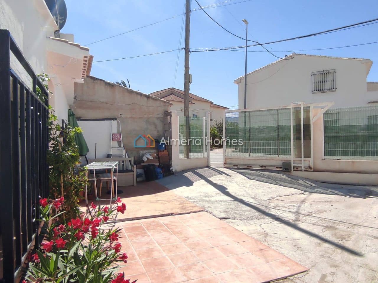 3 bedroom Townhouse for sale in Cela with garage - € 65,000 (Ref: 9964276)