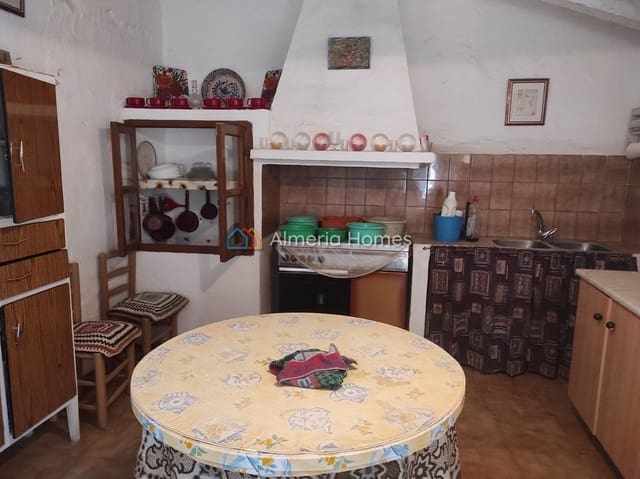 5 soverom Hus til salgs i Lúcar med garasje - € 60 000 (Ref: 9964277)