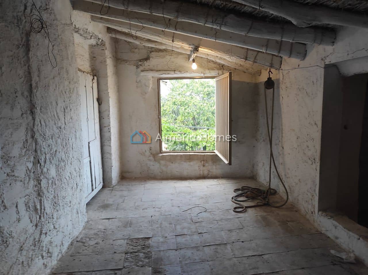 2 sovrum Hus till salu i Cela med garage - 40 000 € (Ref: 9964279)