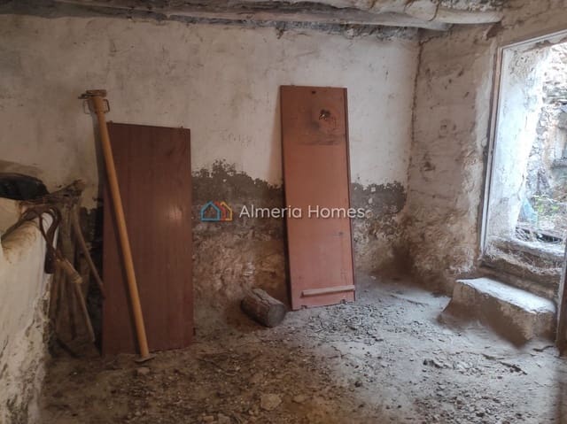 2 soverom Hus til salgs i Cela, Lúcar med garasje - € 40 000 (Ref: 9964279)