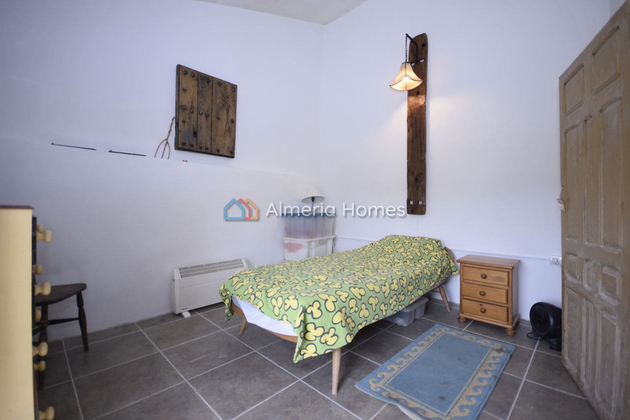 6 soveværelse Finca/Landehus til salg i Oria med swimmingpool garage - € 199.950 (Ref: 9971432)