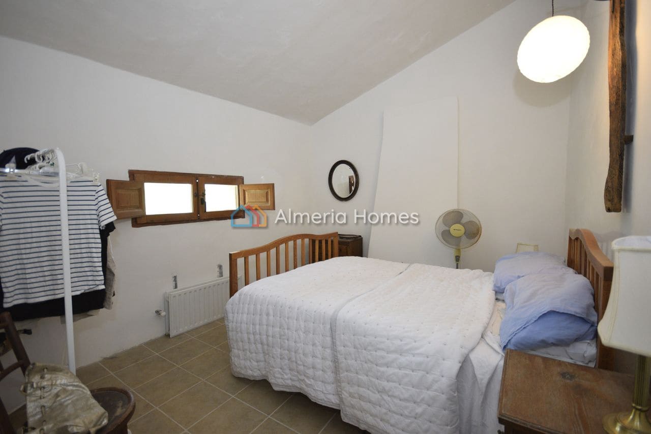 6 soveværelse Finca/Landehus til salg i Oria med swimmingpool garage - € 199.950 (Ref: 9971432)