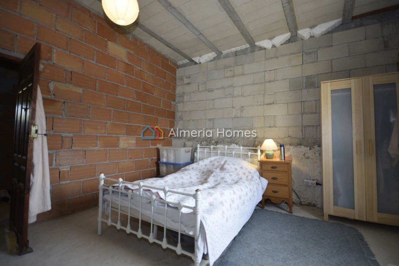 6 soveværelse Finca/Landehus til salg i Oria med swimmingpool garage - € 199.950 (Ref: 9971432)