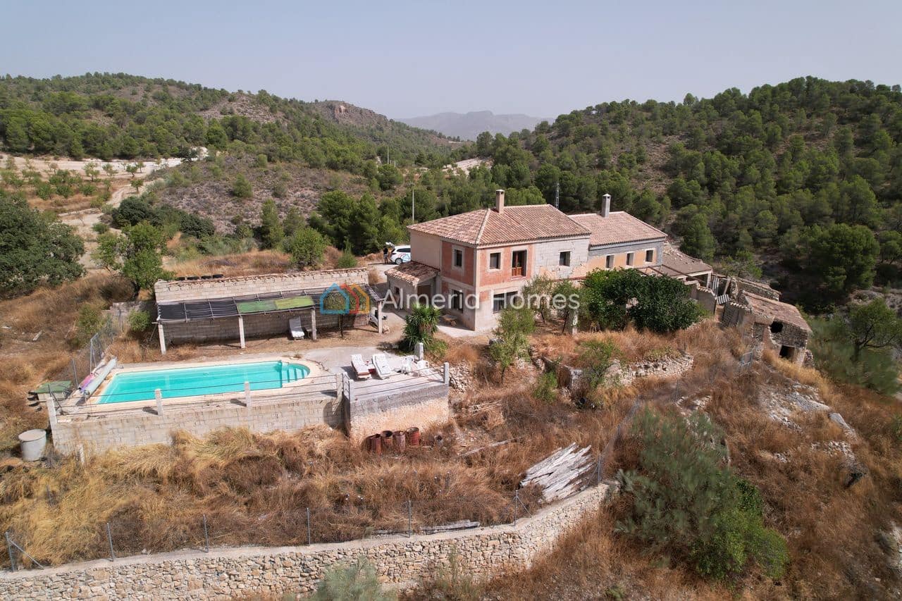 6 soveværelse Finca/Landehus til salg i Oria med swimmingpool garage - € 199.950 (Ref: 9971432)