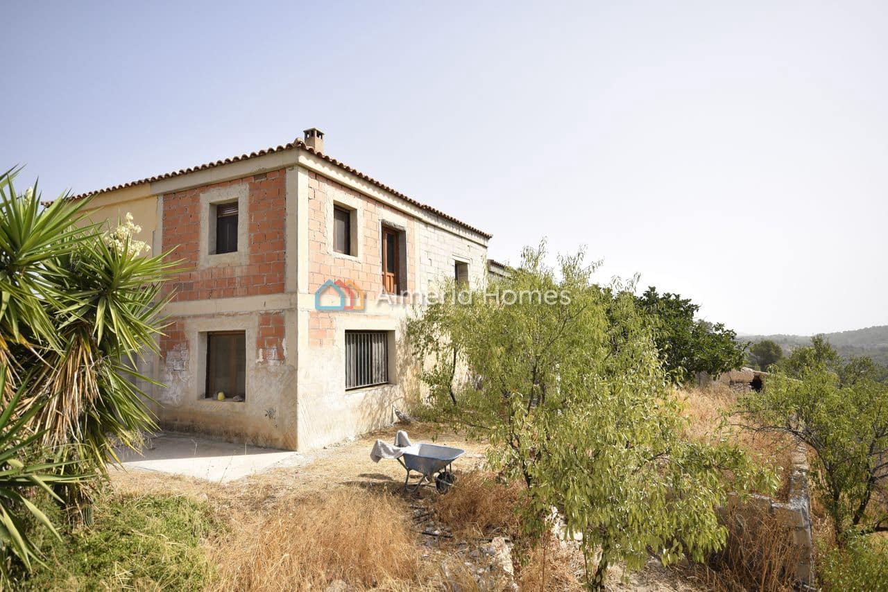 6 soveværelse Finca/Landehus til salg i Oria med swimmingpool garage - € 199.950 (Ref: 9971432)