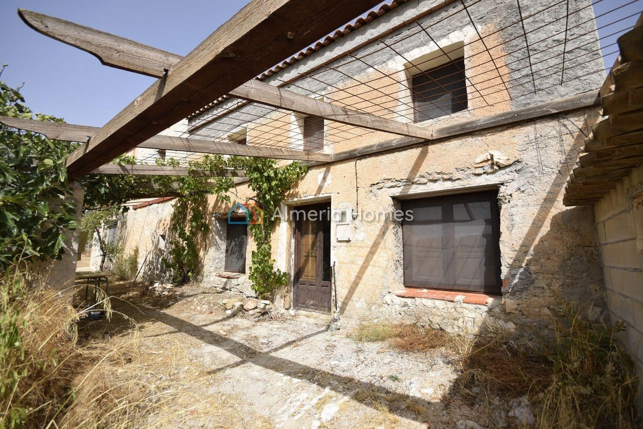 6 soveværelse Finca/Landehus til salg i Oria med swimmingpool garage - € 199.950 (Ref: 9971432)