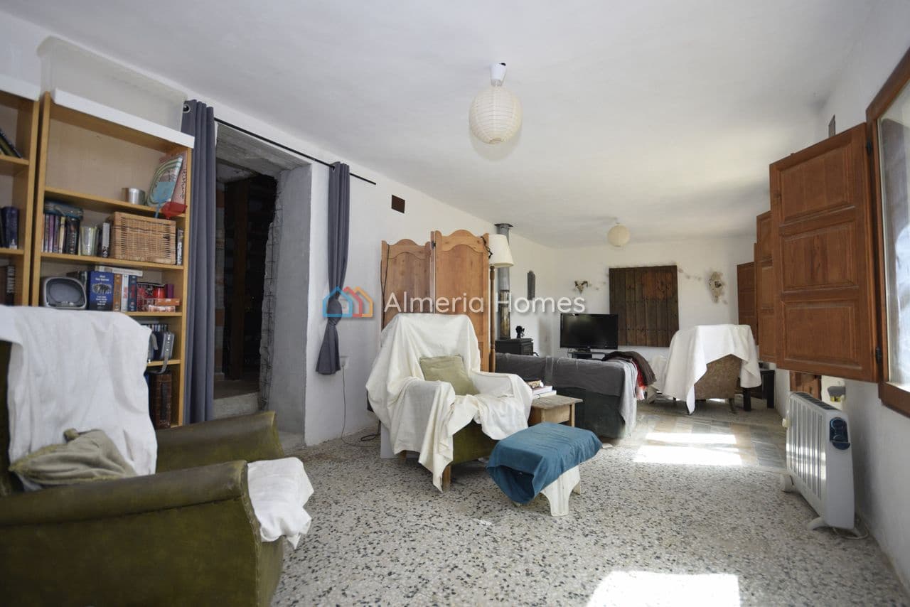 6 soveværelse Finca/Landehus til salg i Oria med swimmingpool garage - € 199.950 (Ref: 9971432)