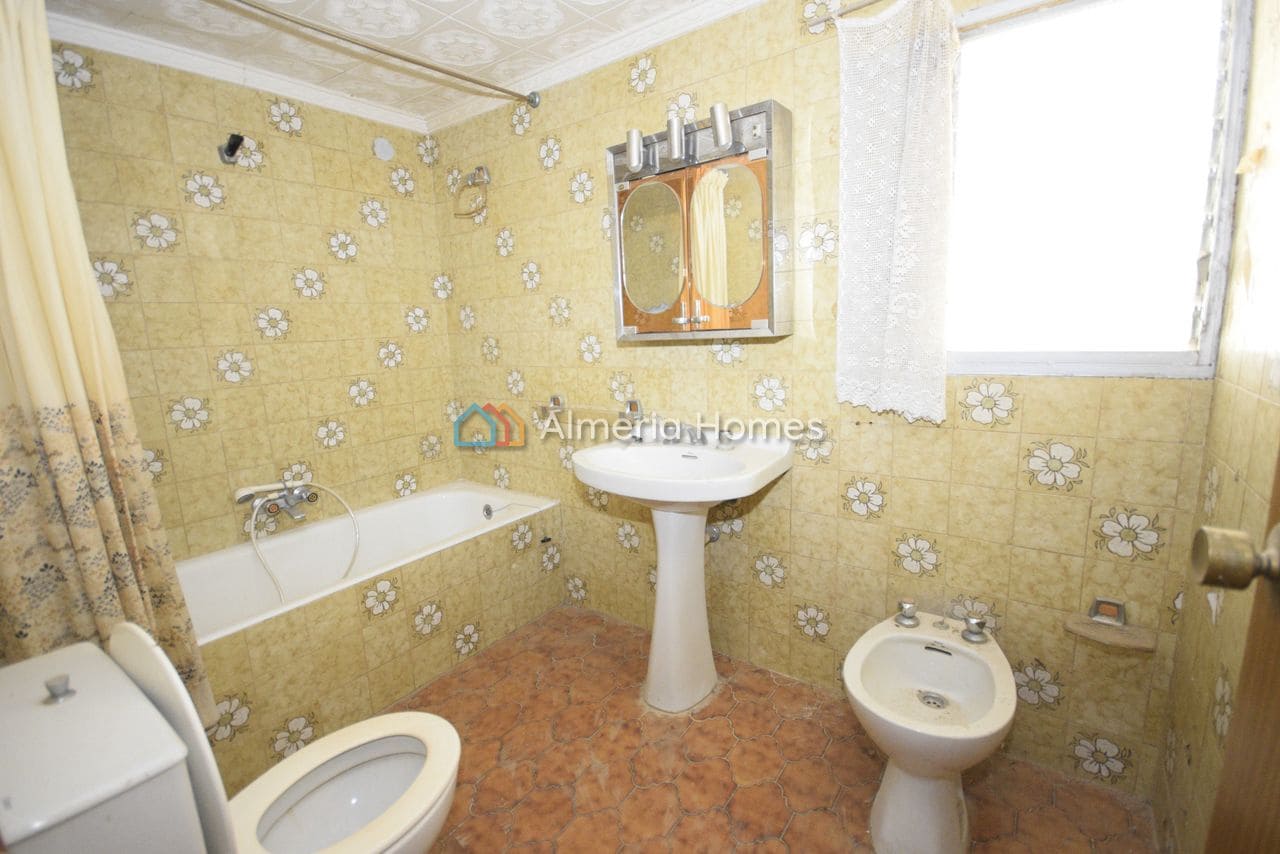 4 bedroom Townhouse for sale in Lijar with garage - € 49,995 (Ref: 9971695)