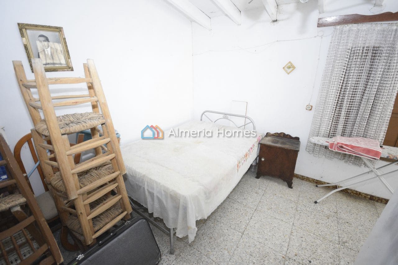 4 bedroom Townhouse for sale in Lijar with garage - € 49,995 (Ref: 9971695)