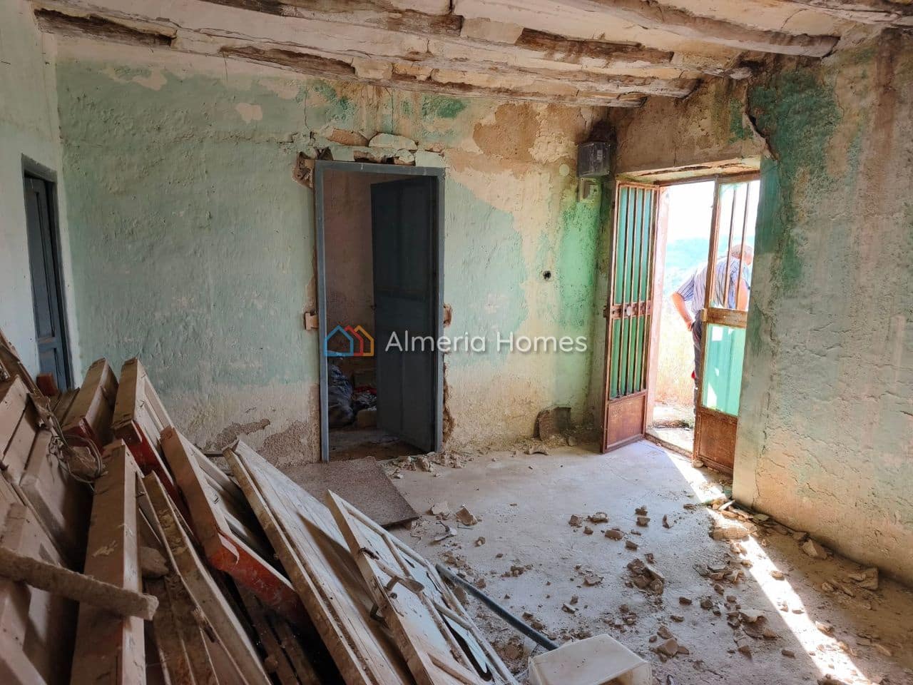 Finca/Country House for sale in Castril - € 90,000 (Ref: 9981545)