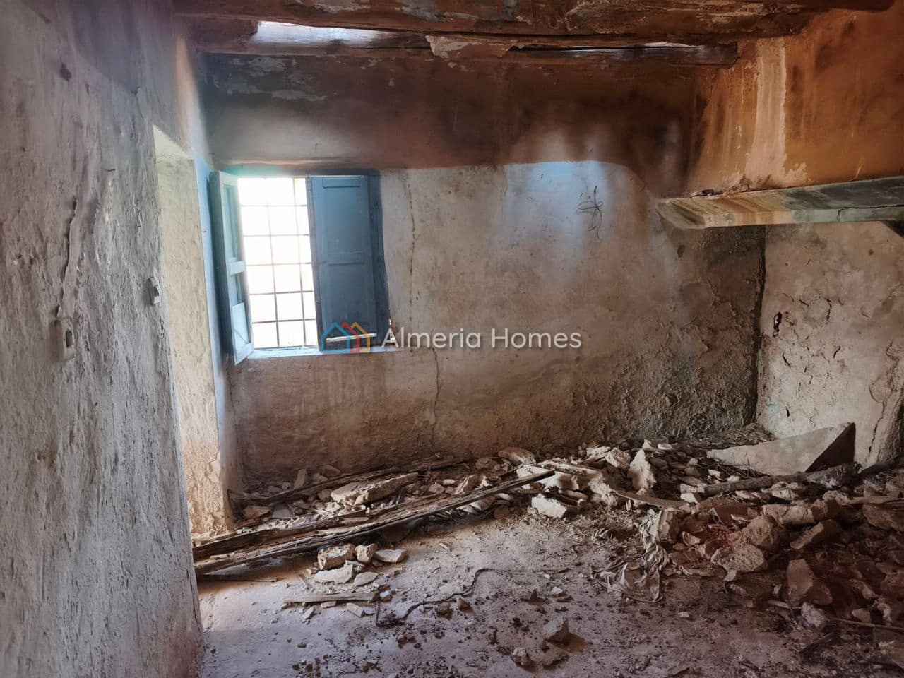 Finca/Country House for sale in Castril - € 90,000 (Ref: 9981545)