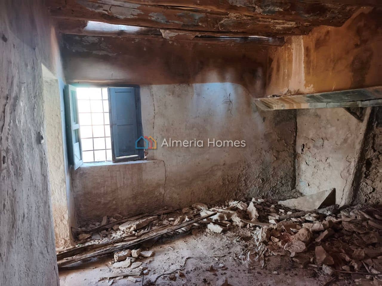 Finca/Country House for sale in Castril - € 90,000 (Ref: 9981545)