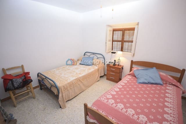 7 chambre Finca/Maison de Campagne à vendre à Los Cerricos, Oria avec garage - 180 000 € (Ref: 9997563)