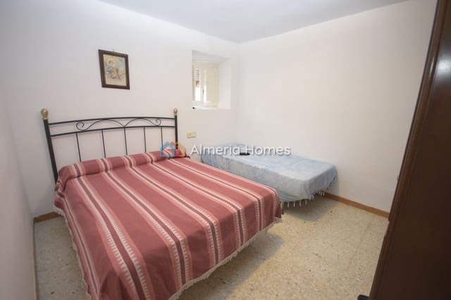 7 chambre Finca/Maison de Campagne à vendre à Los Cerricos, Oria avec garage - 180 000 € (Ref: 9997563)