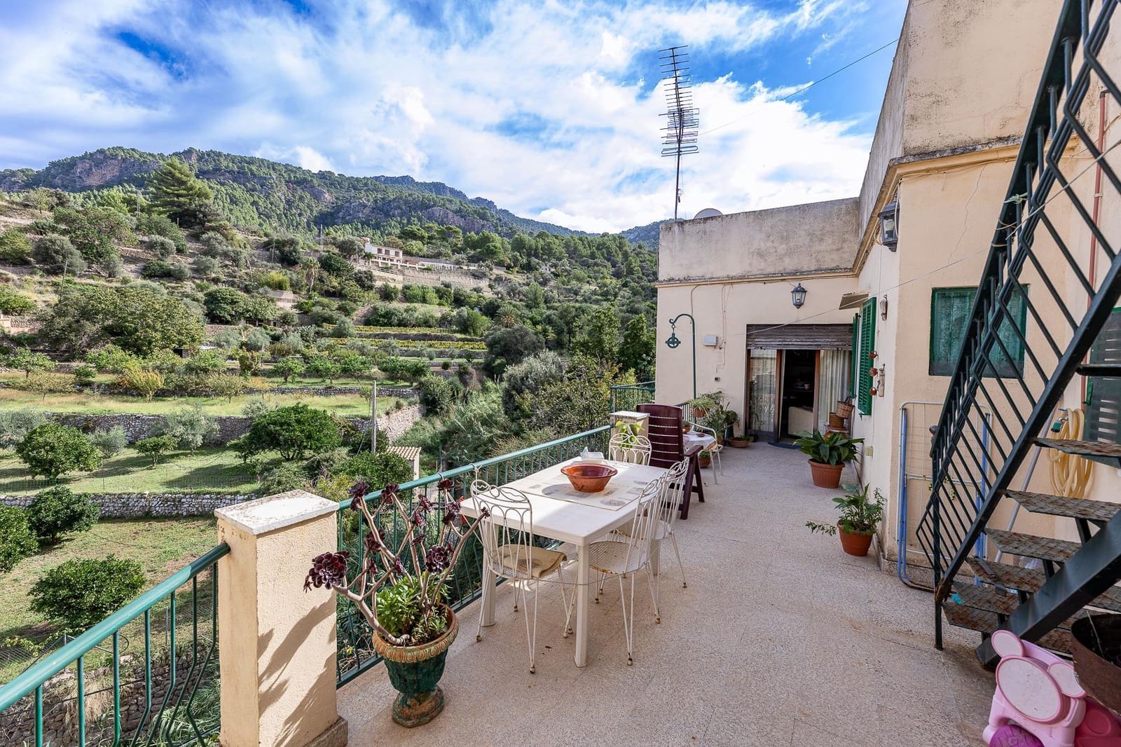 5 bedroom Finca/Country House for sale in Estellenchs with pool garage - € 469,000 (Ref: 9470664)