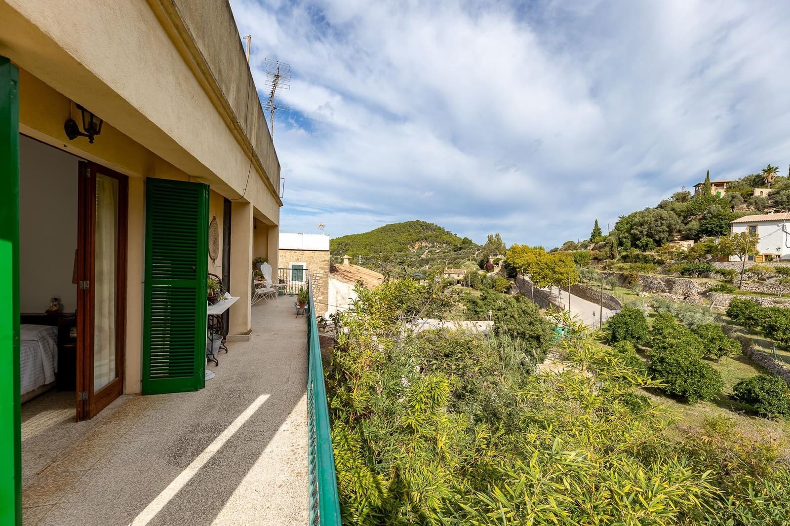 5 bedroom Finca/Country House for sale in Estellenchs with pool garage - € 469,000 (Ref: 9470664)