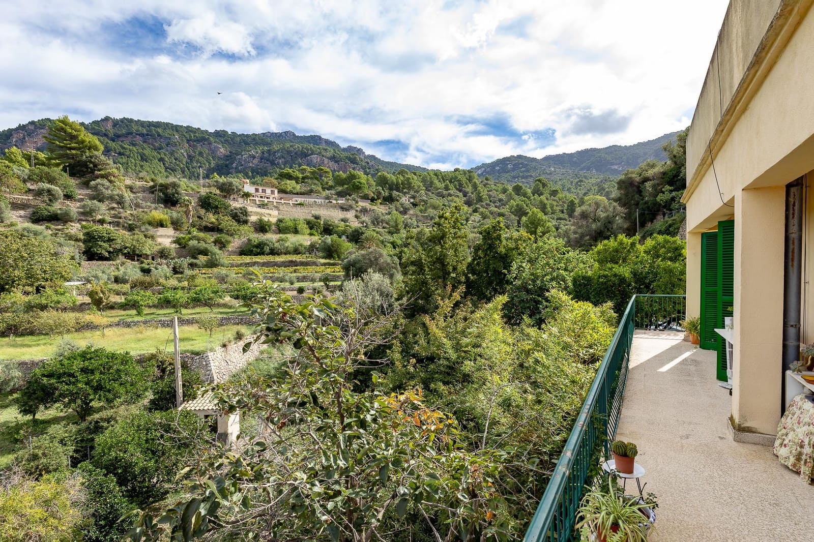 5 bedroom Finca/Country House for sale in Estellenchs with pool garage - € 469,000 (Ref: 9470664)