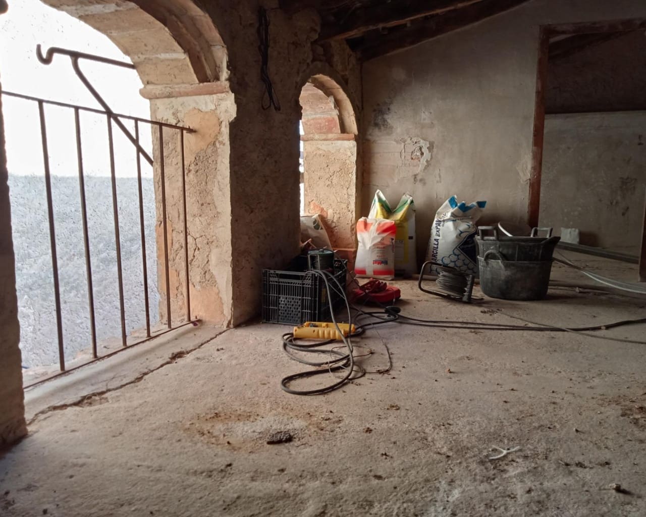3 bedroom Villa for sale in Els Guiamets - € 85,000 (Ref: 10167310)