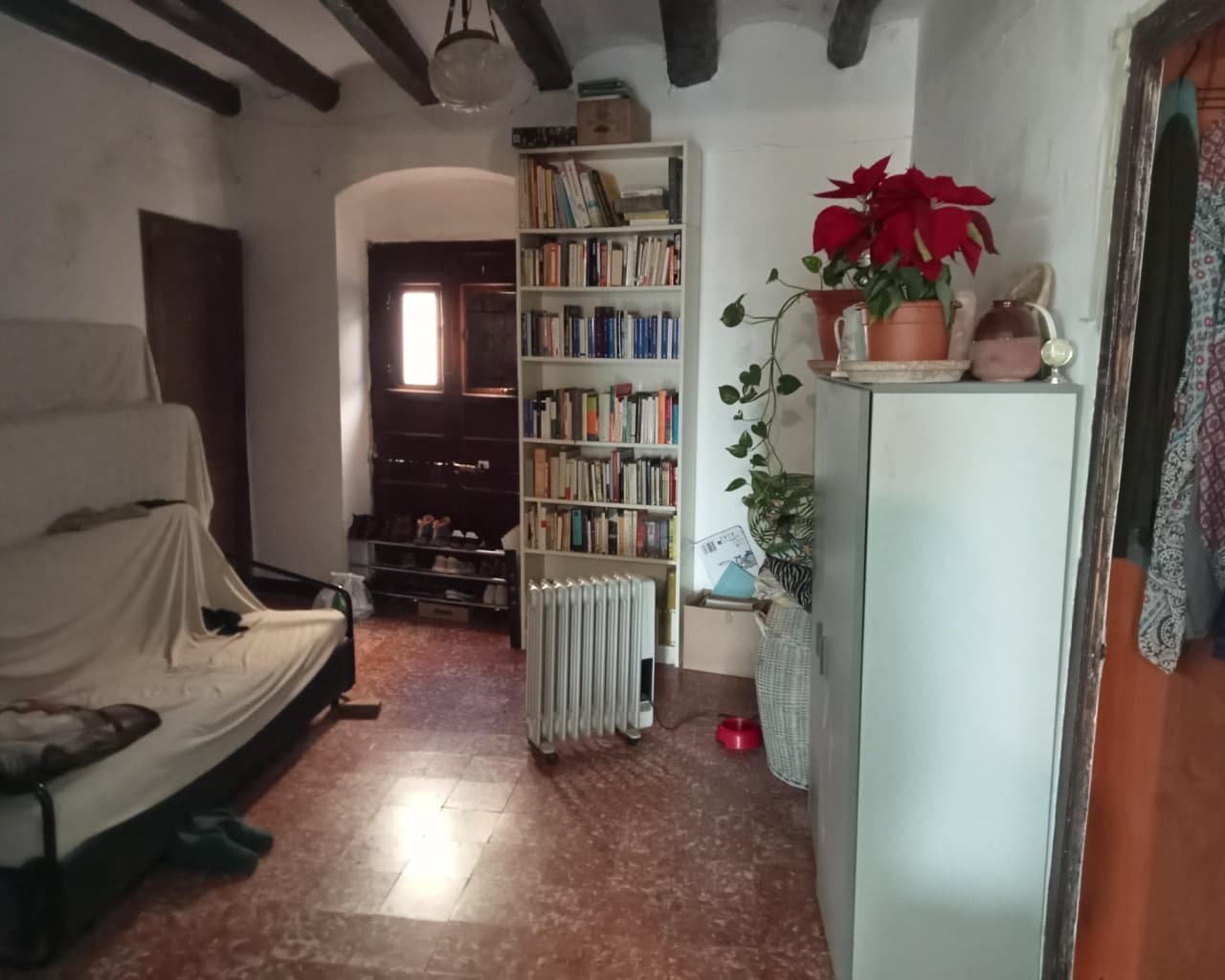 3 bedroom Villa for sale in Els Guiamets - € 85,000 (Ref: 10167310)