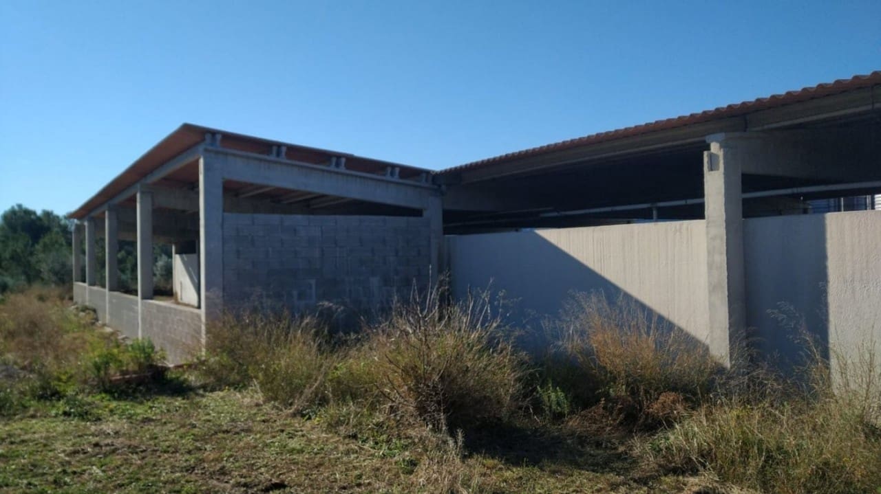 5 bedroom Finca/Country House for sale in Tivissa - € 350,000 (Ref: 10167312)