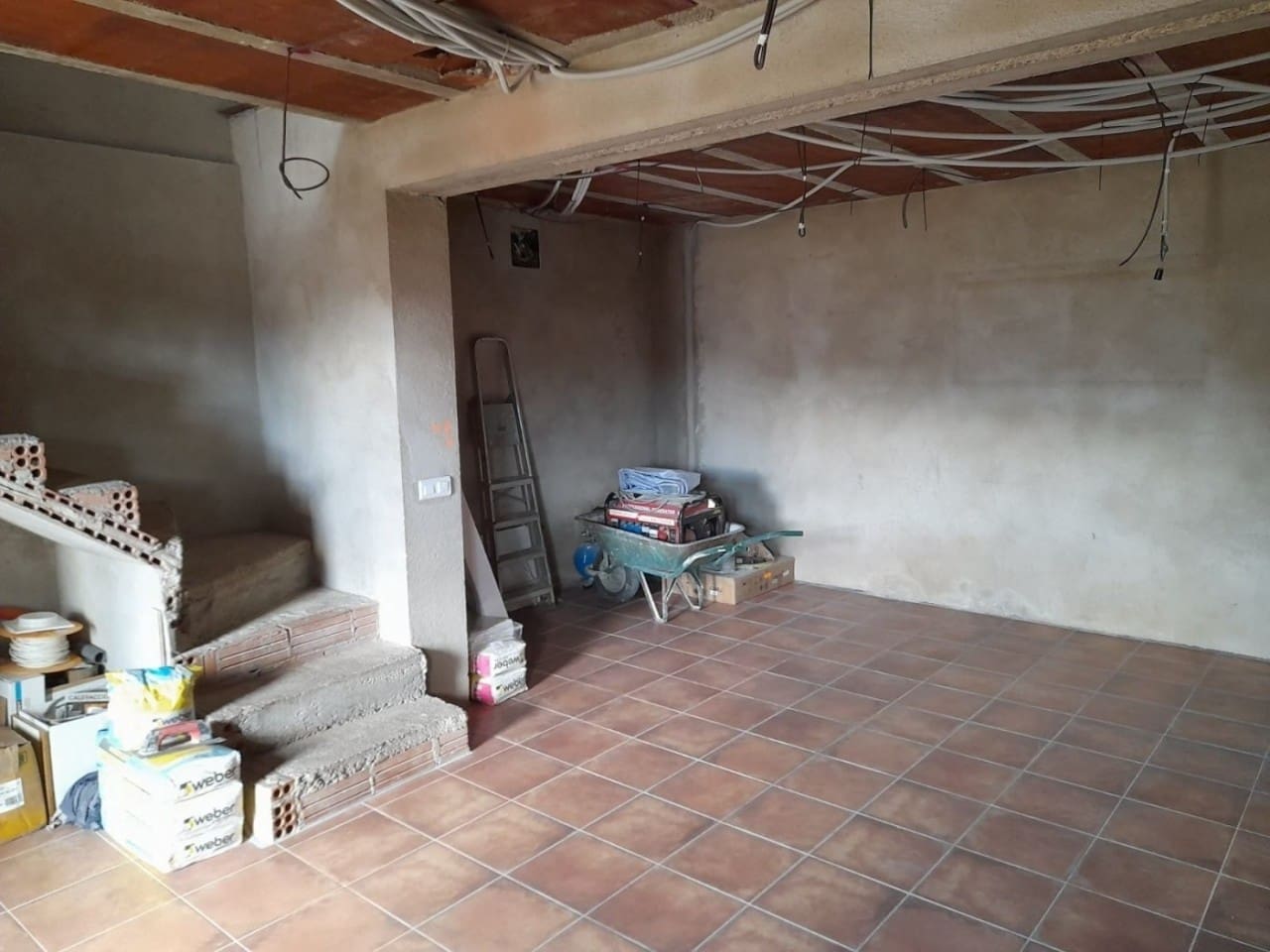 5 bedroom Finca/Country House for sale in Tivissa - € 350,000 (Ref: 10167312)
