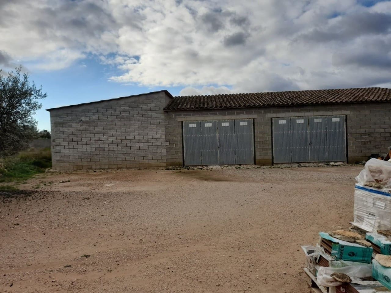 5 bedroom Finca/Country House for sale in Tivissa - € 350,000 (Ref: 10167312)