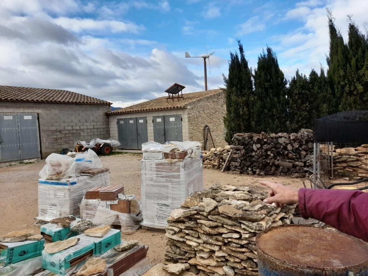 5 bedroom Finca/Country House for sale in Tivissa - € 350,000 (Ref: 10167312)