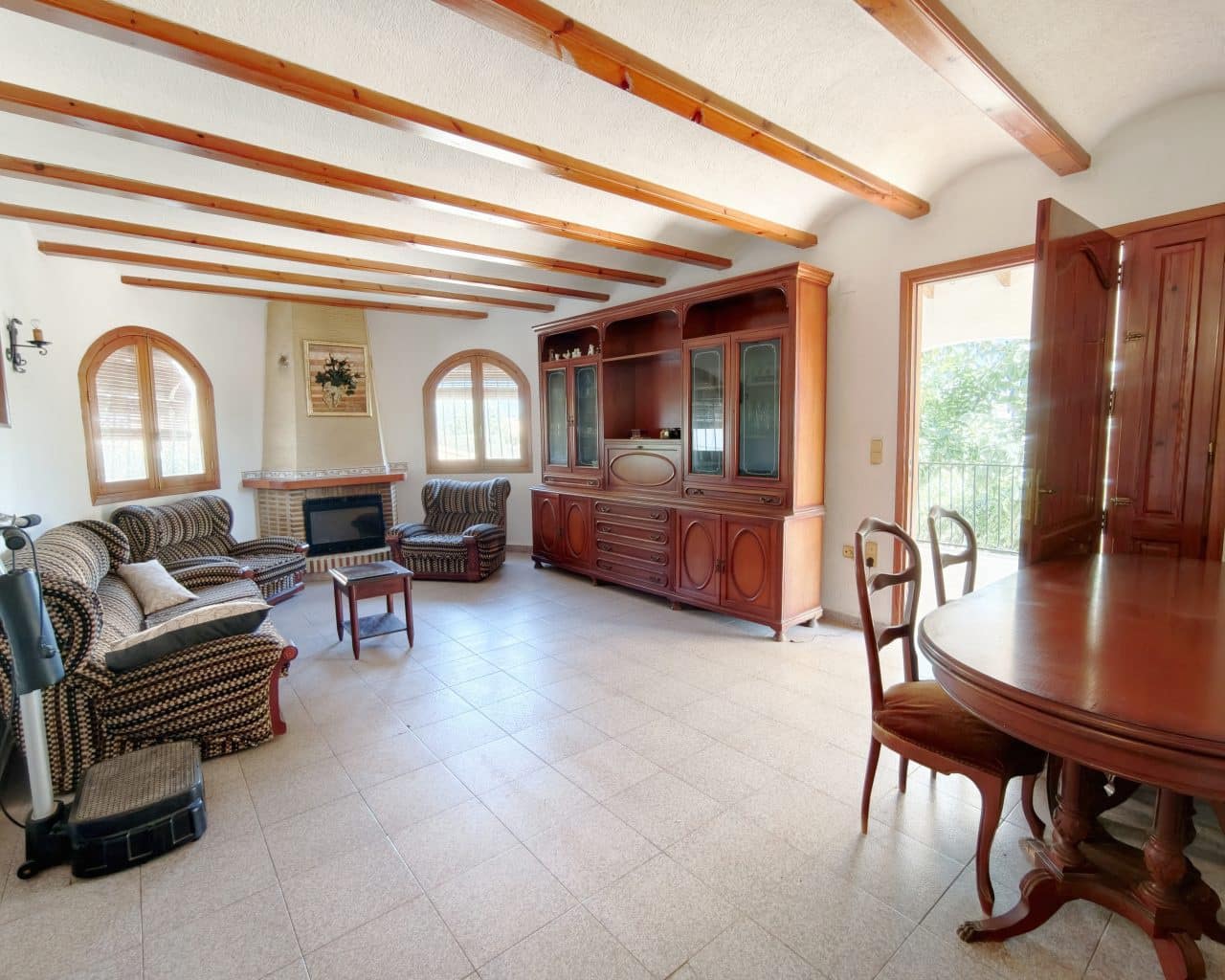 7 makuuhuone Huvila myytävänä paikassa Oliva mukana uima-altaan - 550 000 € (Ref: 10167329)