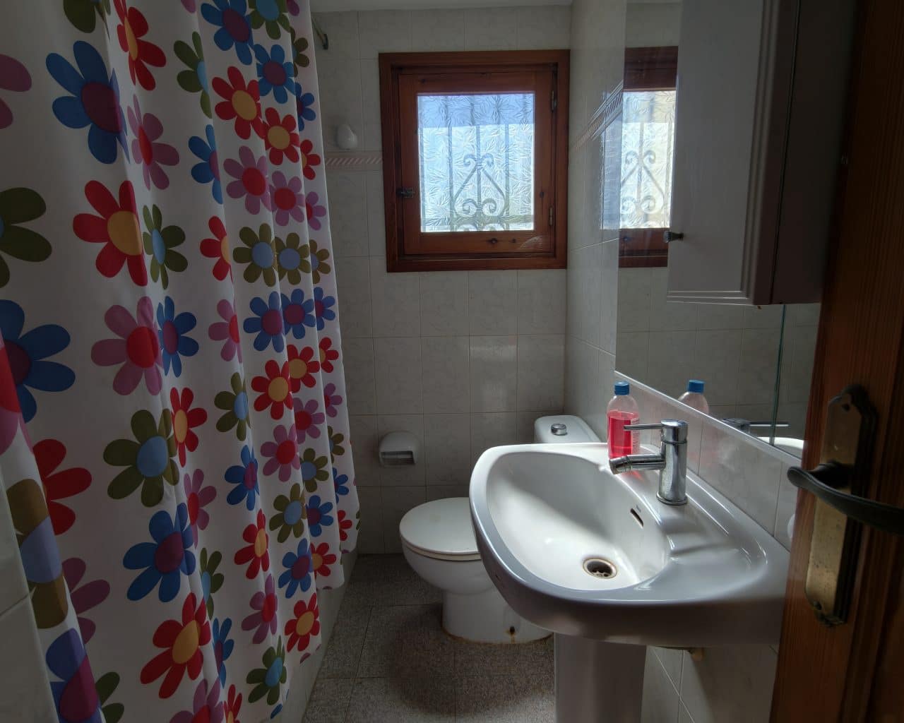 7 makuuhuone Huvila myytävänä paikassa Oliva mukana uima-altaan - 550 000 € (Ref: 10167329)