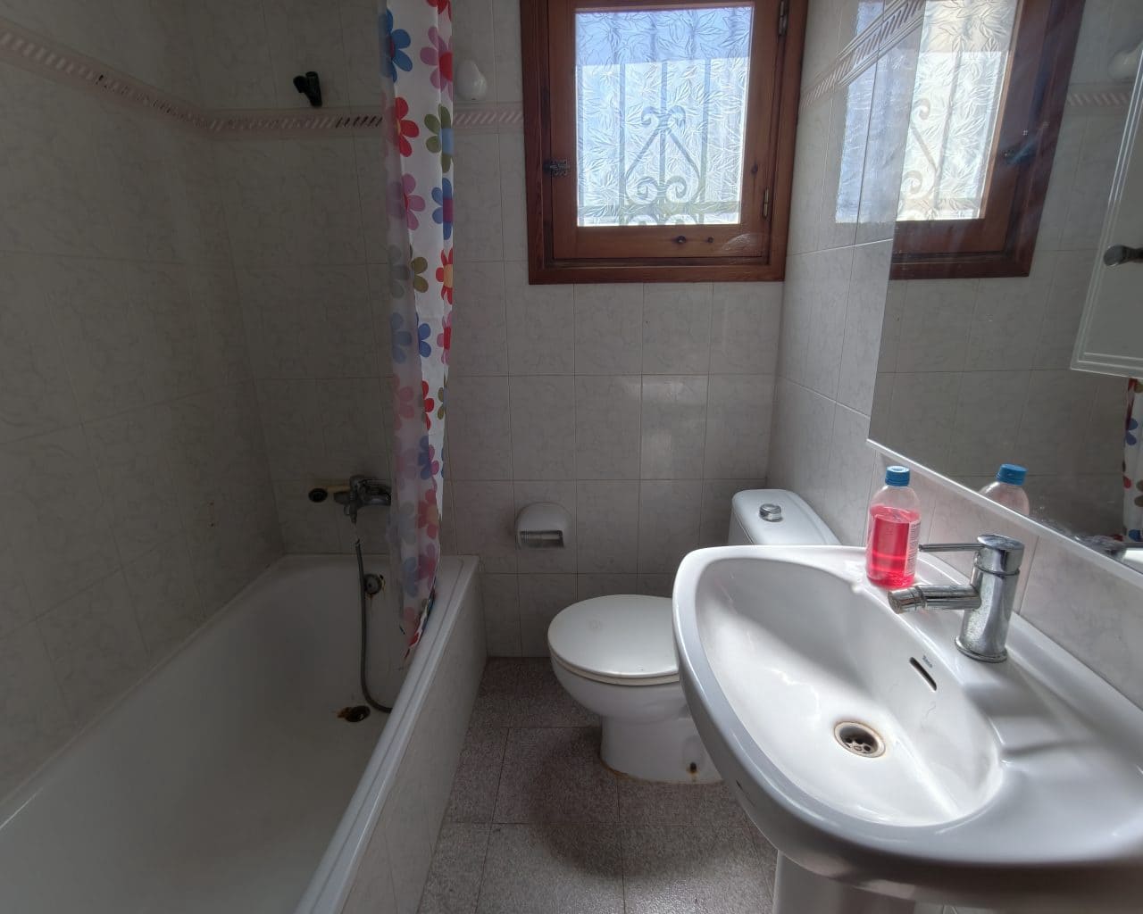 7 makuuhuone Huvila myytävänä paikassa Oliva mukana uima-altaan - 550 000 € (Ref: 10167329)
