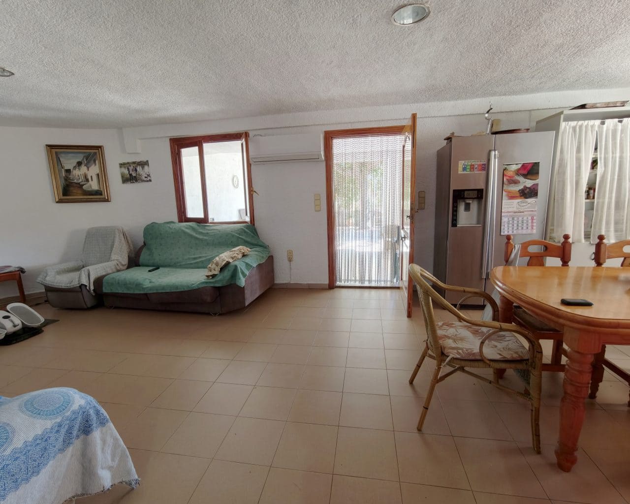 7 makuuhuone Huvila myytävänä paikassa Oliva mukana uima-altaan - 550 000 € (Ref: 10167329)