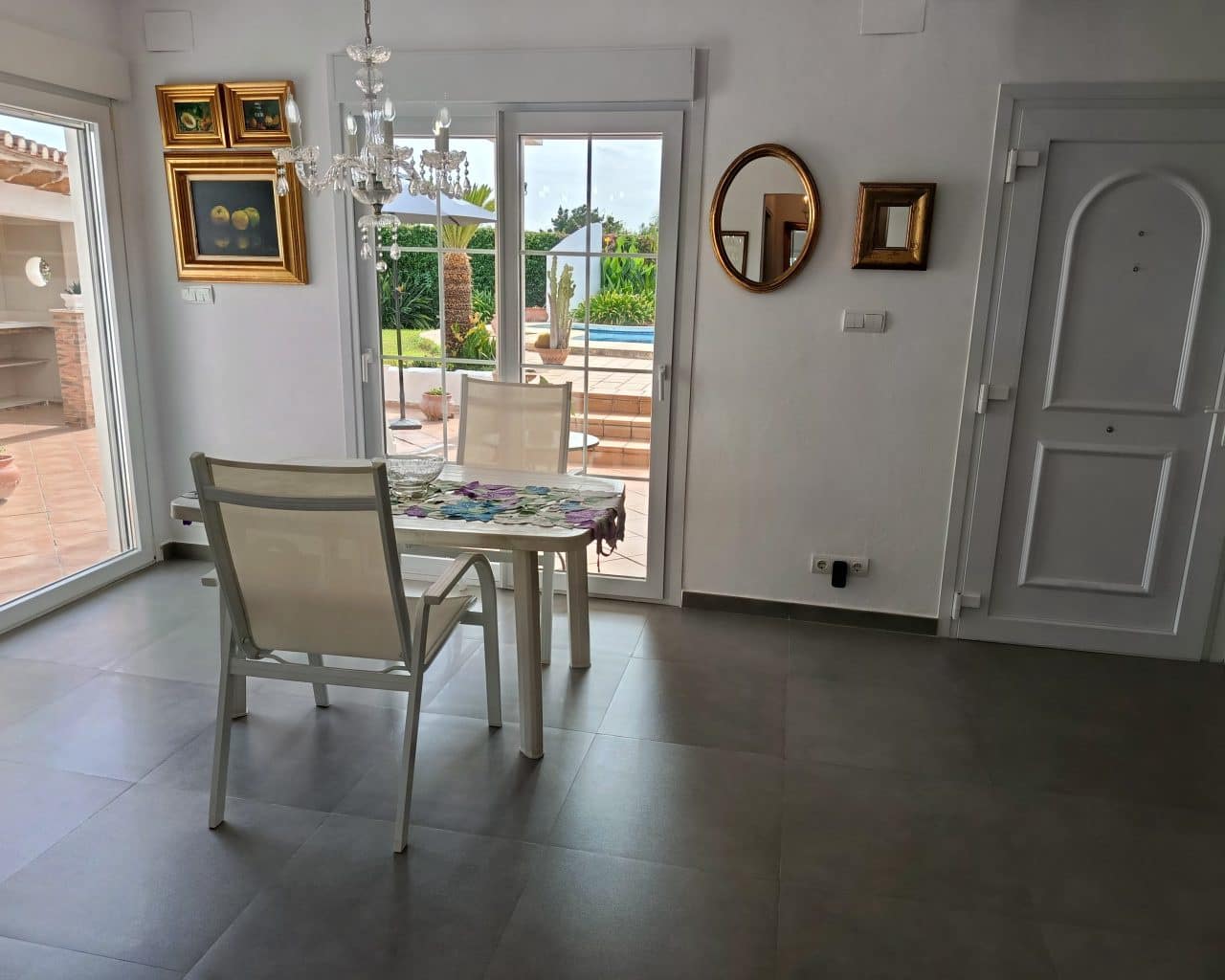 2 soveværelse Villa til salg i Oliva med swimmingpool garage - € 420.000 (Ref: 10167330)