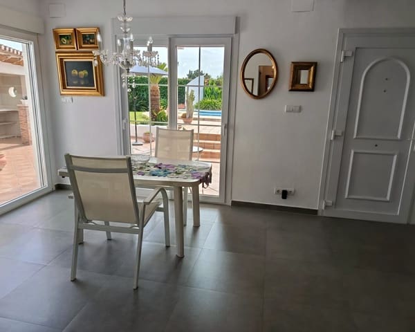 2 soverom Villa til salgs i Oliva med svømmebasseng garasje - € 420 000 (Ref: 10167330)