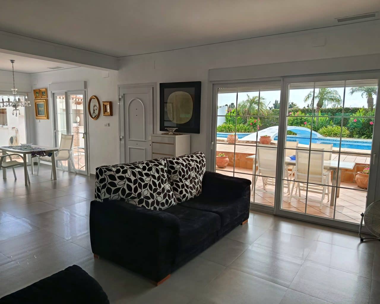 2 soveværelse Villa til salg i Oliva med swimmingpool garage - € 420.000 (Ref: 10167330)