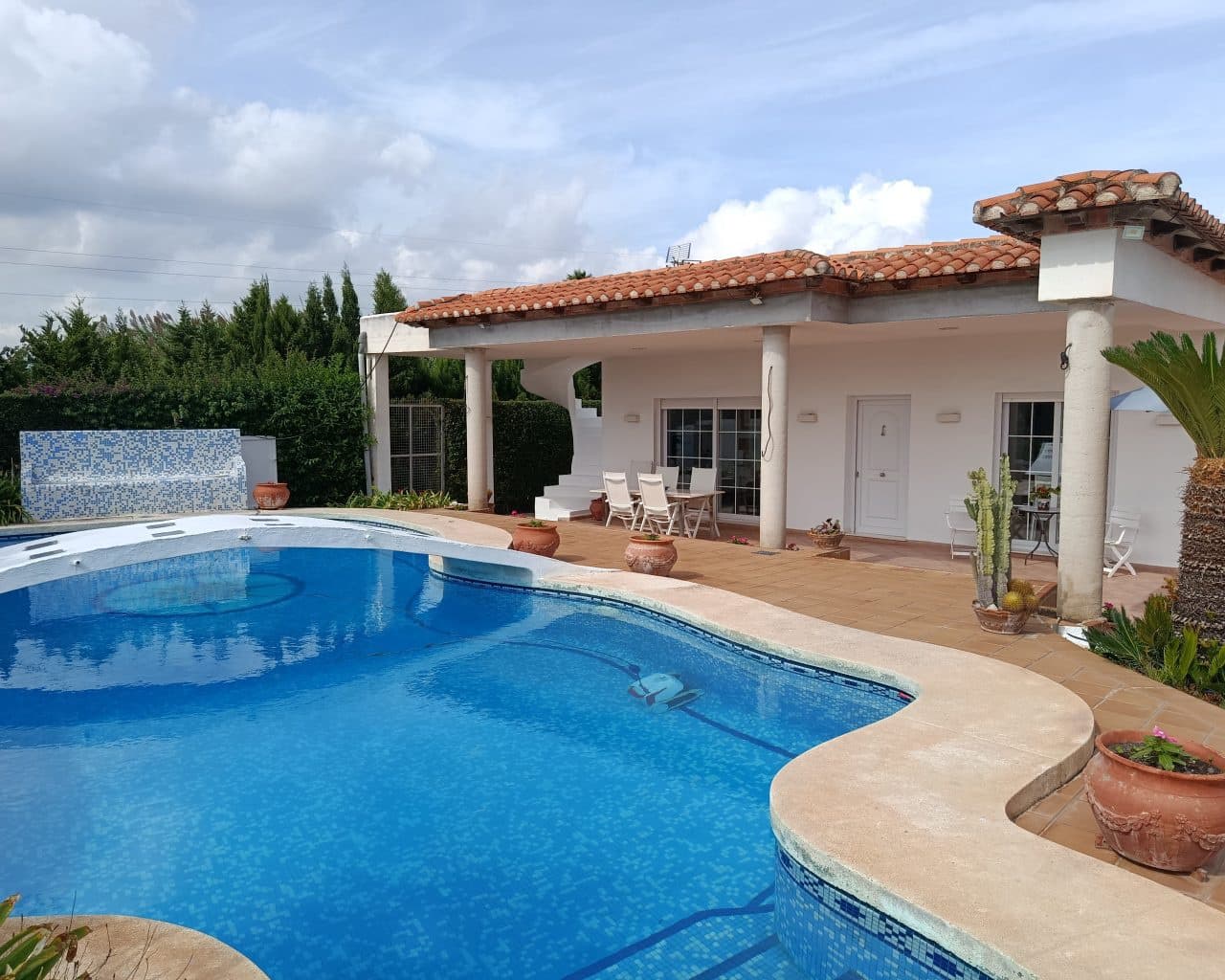 2 soveværelse Villa til salg i Oliva med swimmingpool garage - € 420.000 (Ref: 10167330)