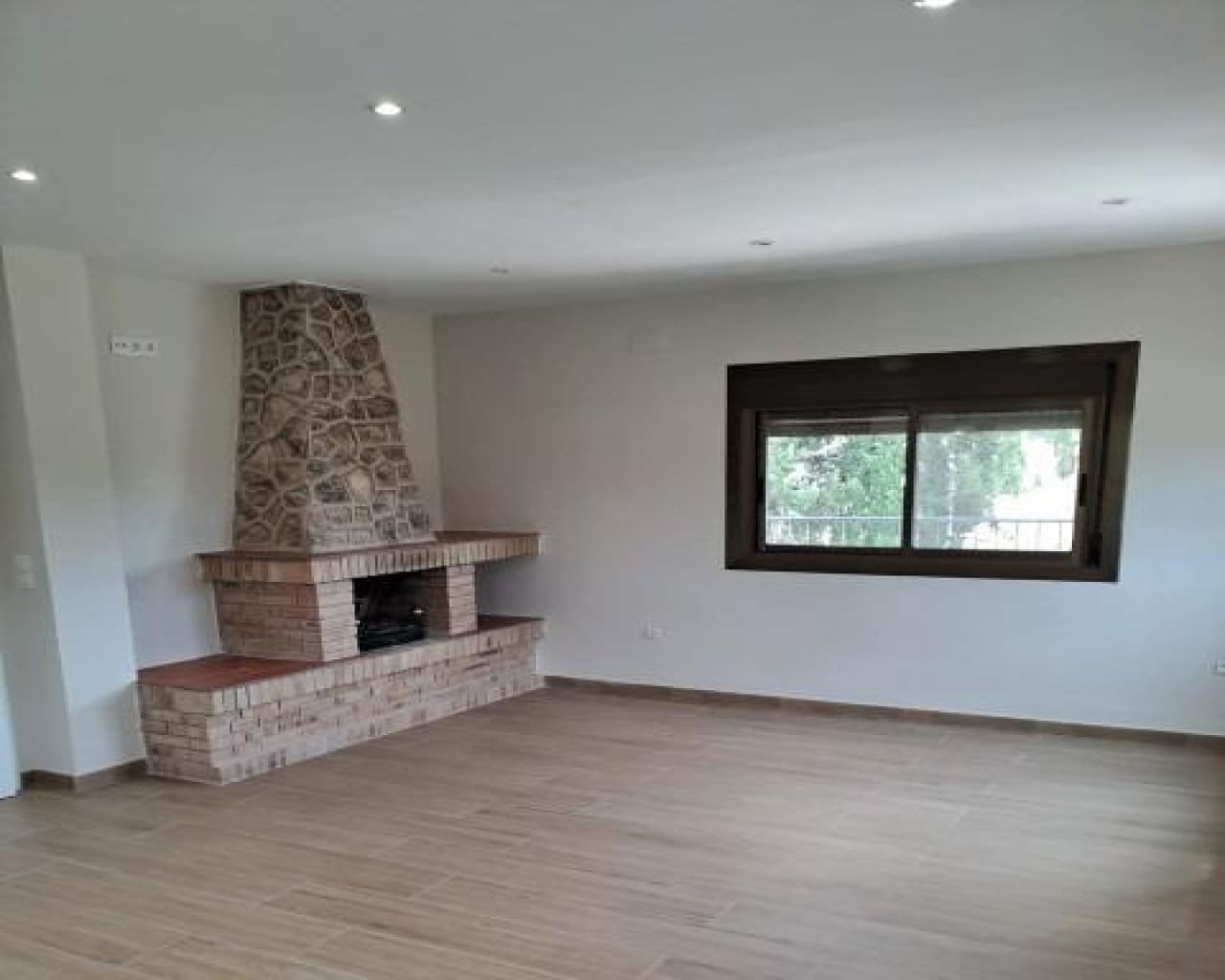4 sypialnia Finka/Dom wiejski na sprzedaż w L'Ampolla z garażem - 295 000 € (Ref: 10174427)
