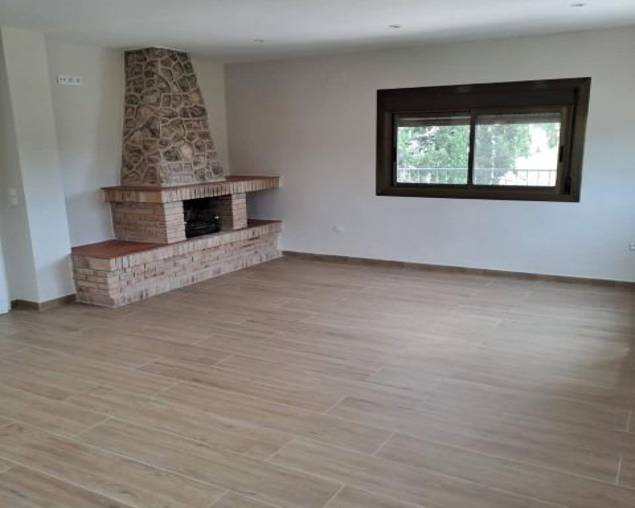 4 sypialnia Finka/Dom wiejski na sprzedaż w L'Ampolla z garażem - 295 000 € (Ref: 10174427)