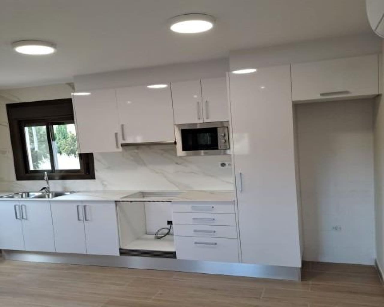 4 sypialnia Finka/Dom wiejski na sprzedaż w L'Ampolla z garażem - 295 000 € (Ref: 10174427)