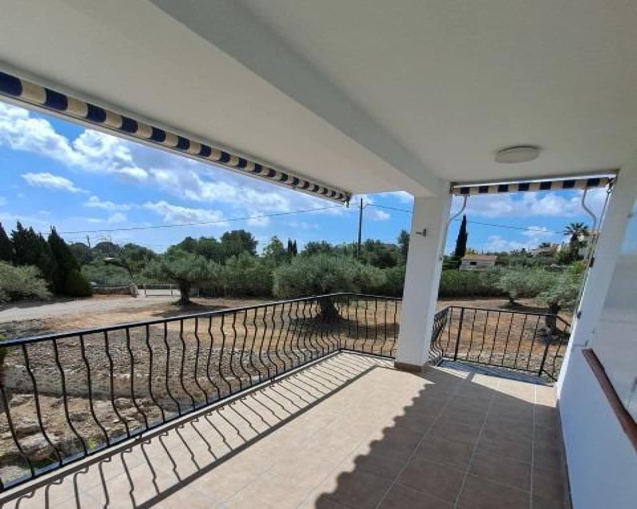 4 sypialnia Finka/Dom wiejski na sprzedaż w L'Ampolla z garażem - 295 000 € (Ref: 10174427)