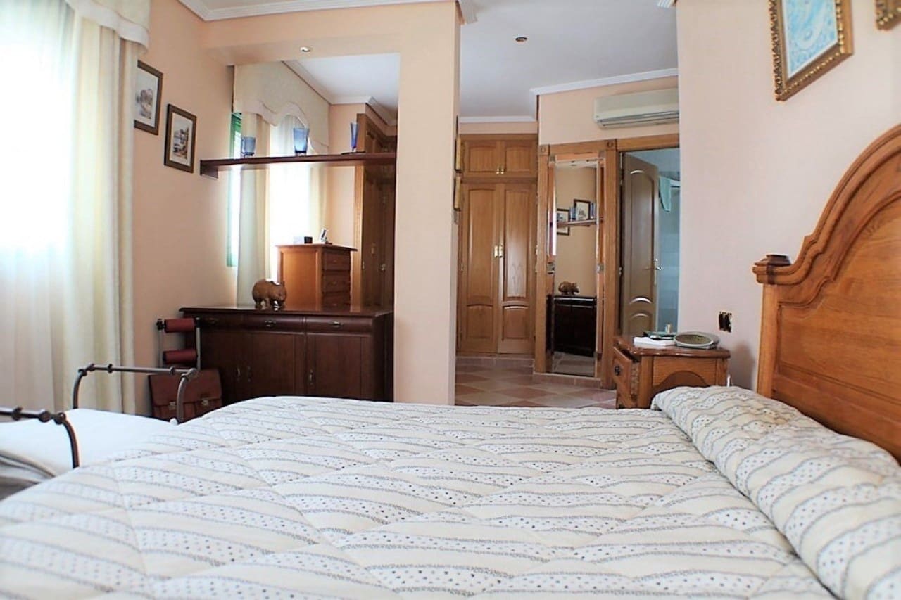 8 soverom Villa til salgs i Benidorm med svømmebasseng garasje - € 934 500 (Ref: 10174906)