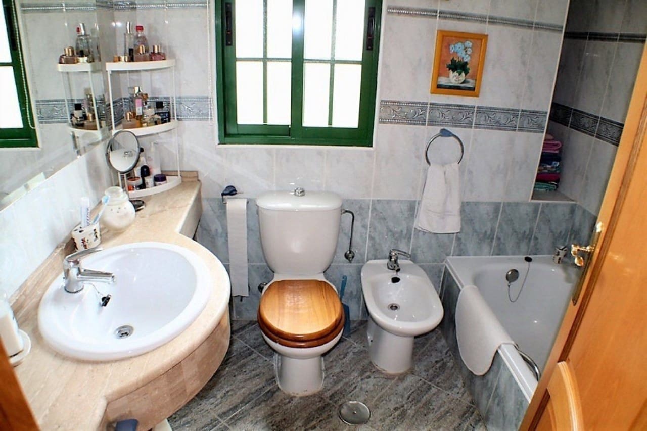 8 soverom Villa til salgs i Benidorm med svømmebasseng garasje - € 934 500 (Ref: 10174906)