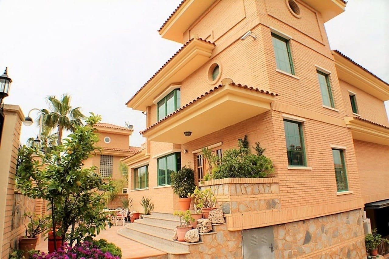 8 soverom Villa til salgs i Benidorm med svømmebasseng garasje - € 934 500 (Ref: 10174906)