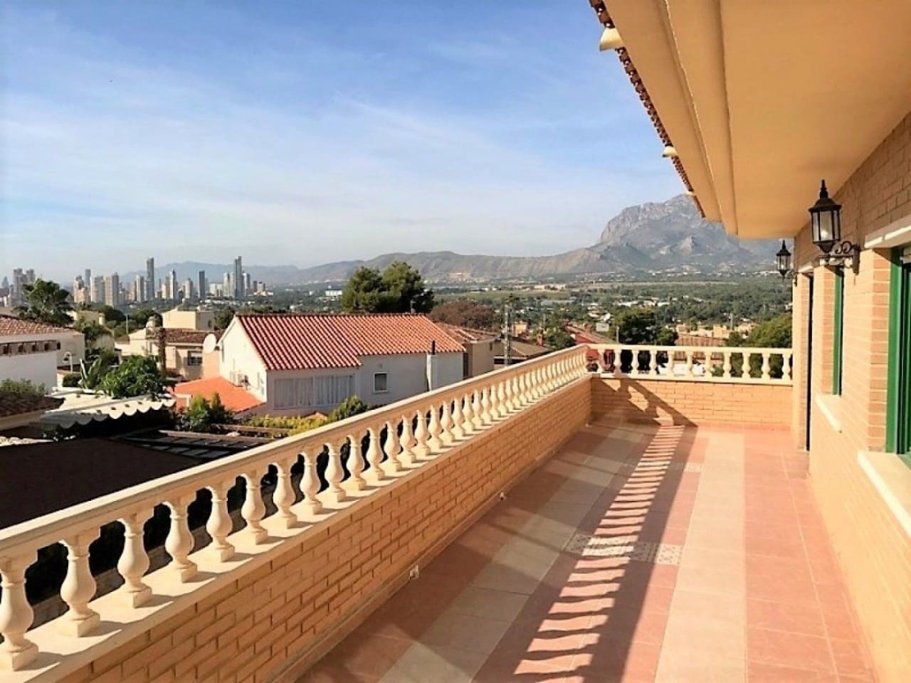 8 soverom Villa til salgs i Benidorm med svømmebasseng garasje - € 934 500 (Ref: 10174906)