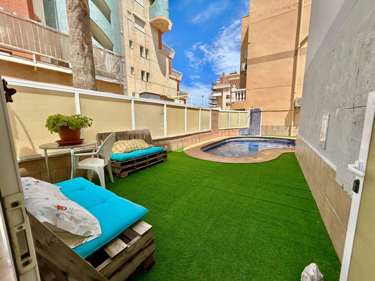6 soveværelse Villa til salg i Oliva med swimmingpool - € 390.000 (Ref: 8254387)